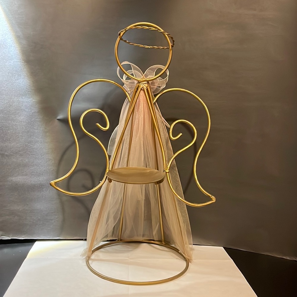 Metal angel decor